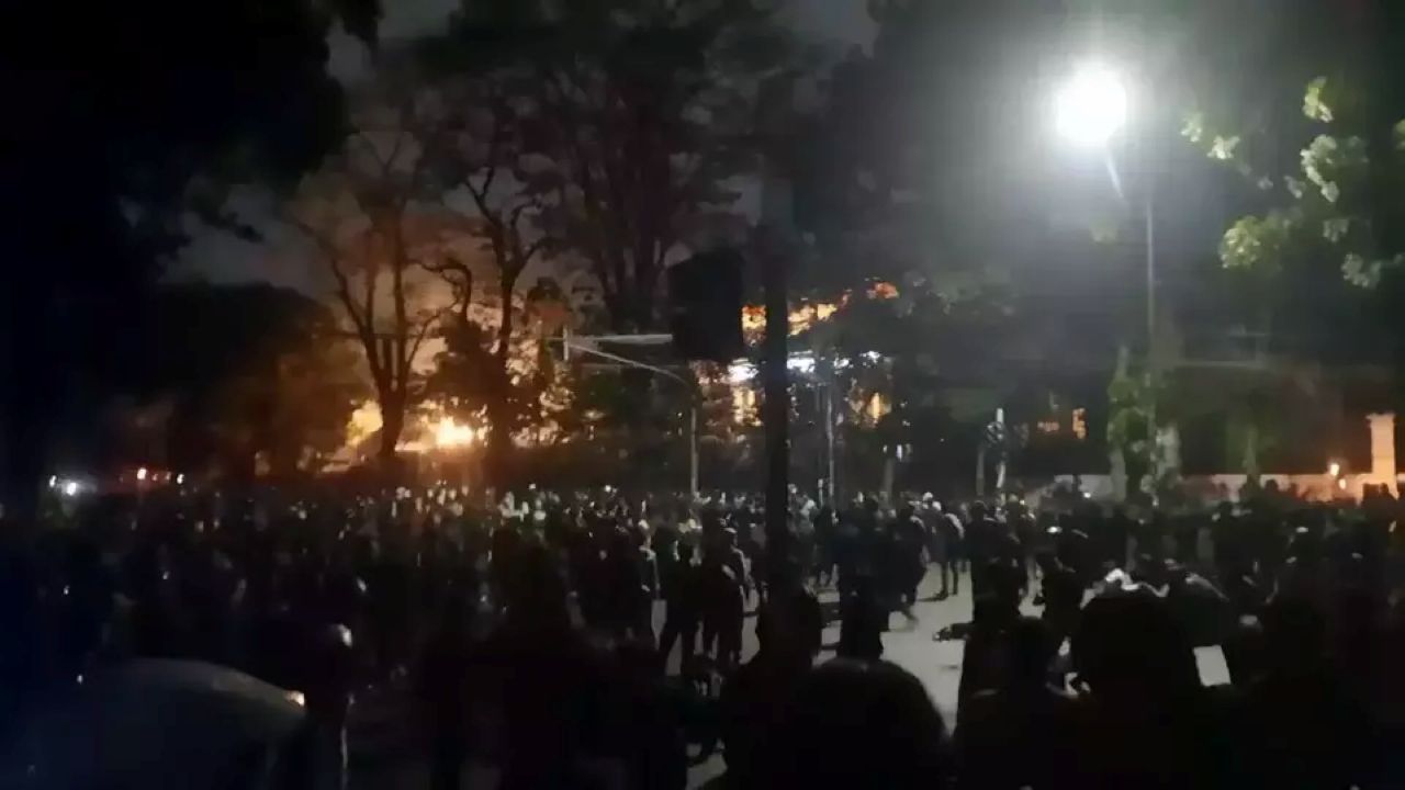 demo bandung