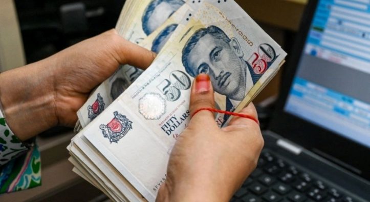 Rekor! Rupiah Jeblok ke Rp13.000 per Dolar Singapura, Cetak Rekor Terlemah