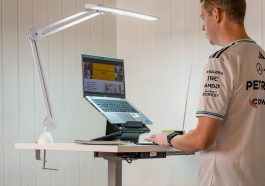 Standing Desk Lifestyle untuk Blogger Modern